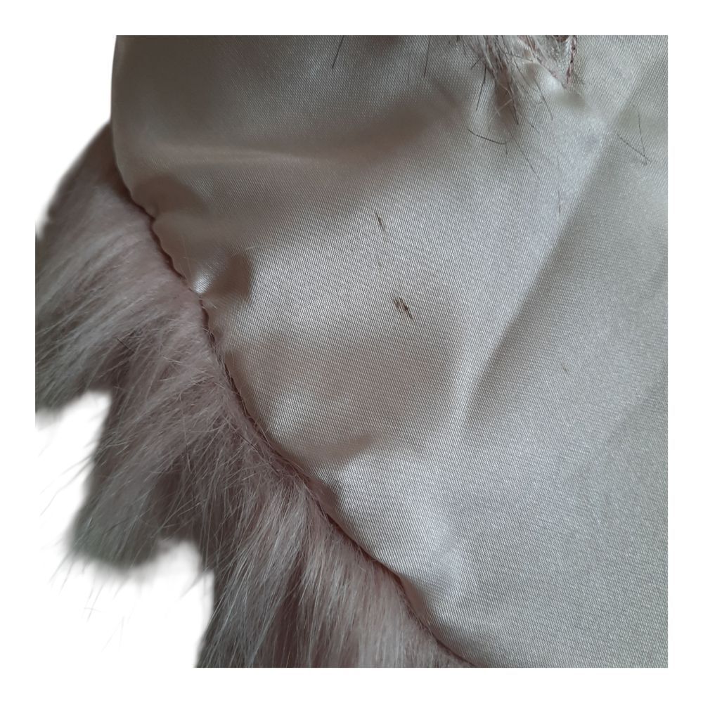 Luxurious Pink Faux Fur Scarf - Picture 3 of 3